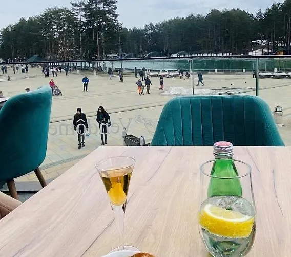 Lägenhet Bellevue Na Jezeru U Samom Centru Zlatibora ,terasa Sa Pogledom